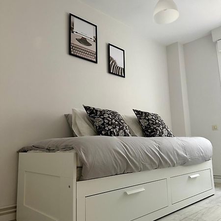 Cozy Flat 5 Mins From The Beach Gijon Exterior photo