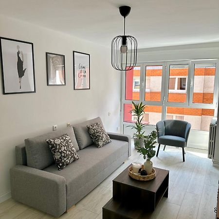 Cozy Flat 5 Mins From The Beach Gijon Exterior photo
